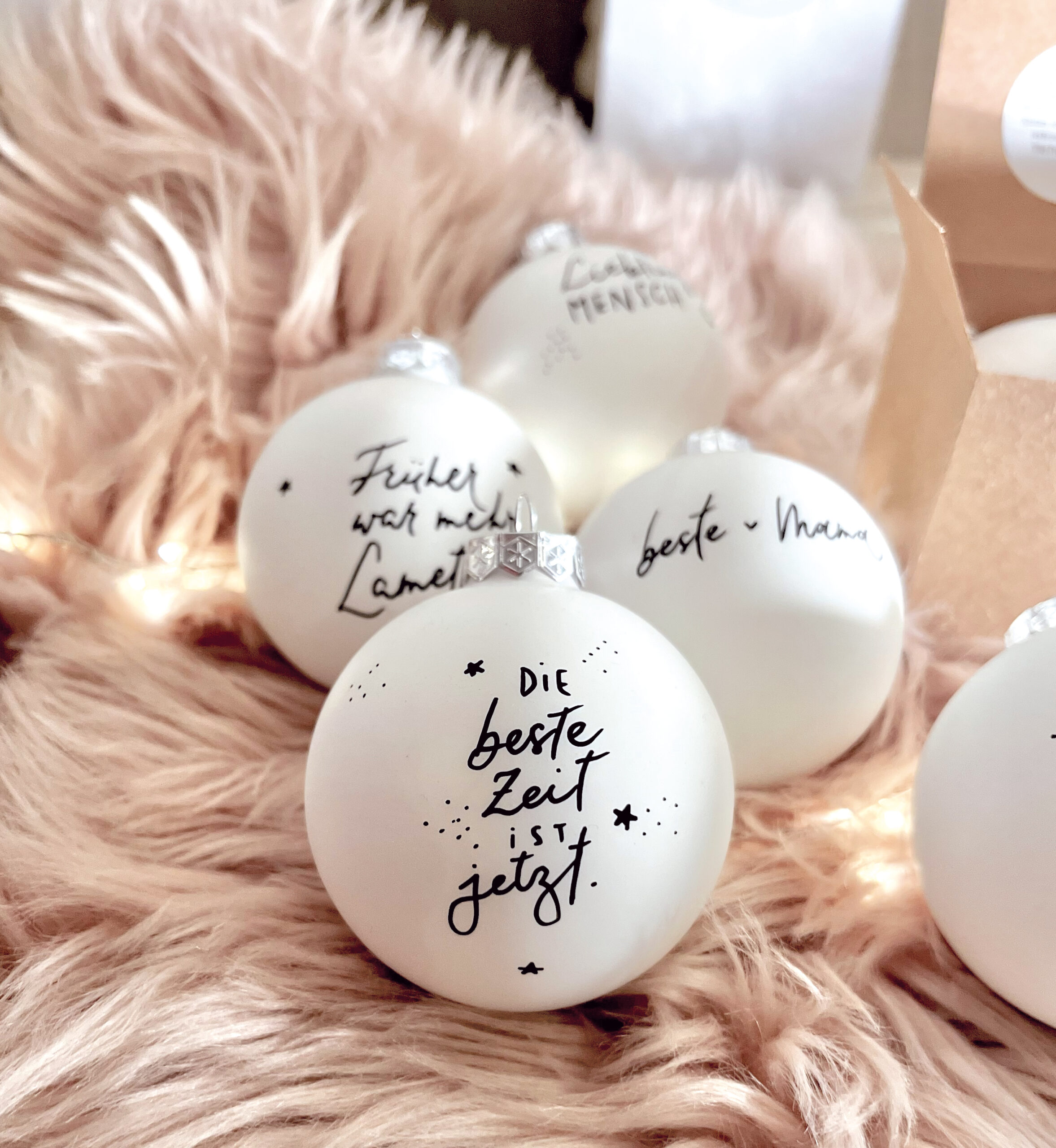 Weihnachtskugel handbeschriftet in Geschenkbox – Bild 6